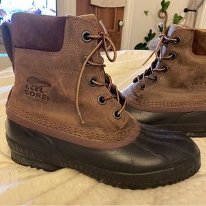 Sorel Caribu men’s lace up lined waterproof winter boot size 8 brown and black